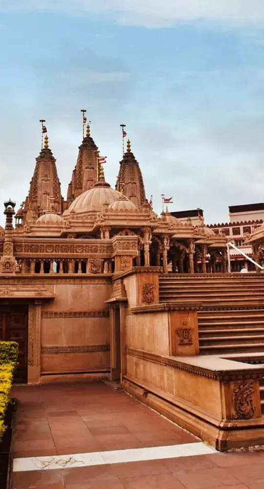  Shri Swaminarayan Mandir