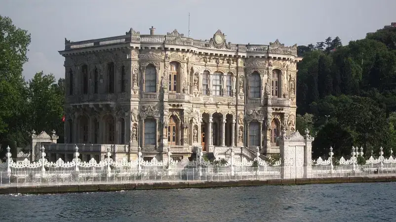 Kucuksu Palace