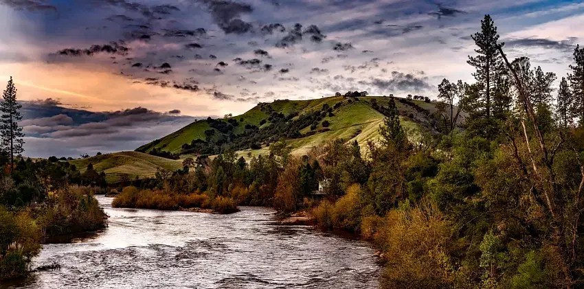 Nilagrad River